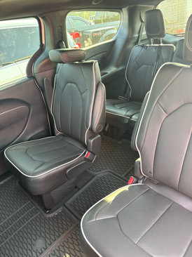 New 2026 Chrysler Pacifica Limited image 14