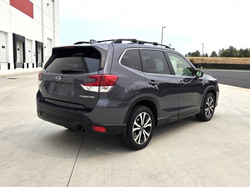 Used 2021 Subaru Forester Limited image 5
