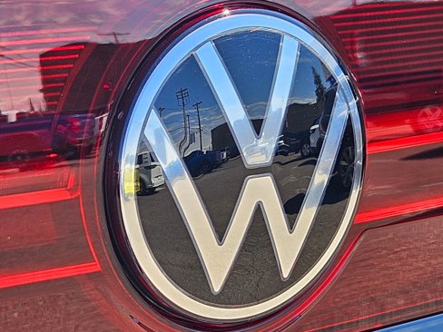 New 2025 Volkswagen Atlas Peak Edition SE image 27