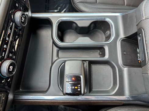 Used 2023 Chevrolet Silverado 1500 High Country w/ Technology Package image 17