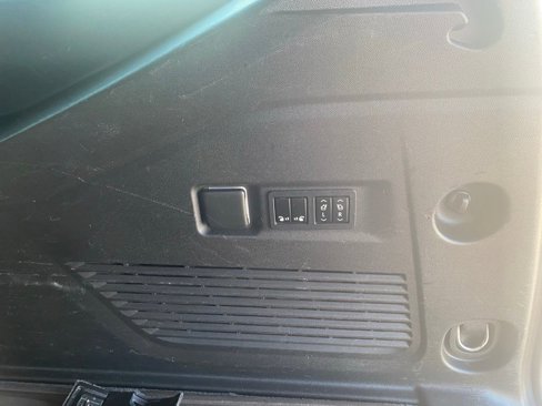 Used 2022 Chevrolet Suburban High Country image 32