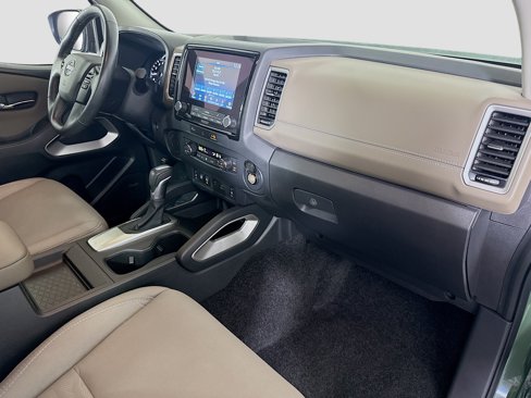 Used 2024 Nissan Frontier SV w/ SV Convenience Package image 28