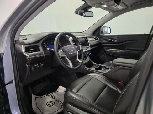 Used 2023 GMC Acadia SLT image 15
