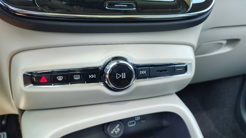 New 2026 Volvo XC40 B5 Plus w/ Climate Package image 21