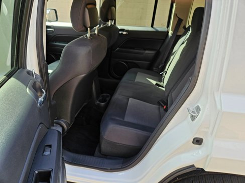 Used 2012 Jeep Patriot Sport image 8