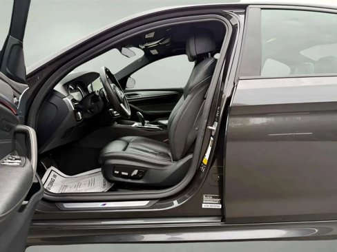 Used 2018 BMW 540i xDrive w/ M Sport Package image 10