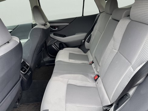 Used 2022 Subaru Outback Premium image 9