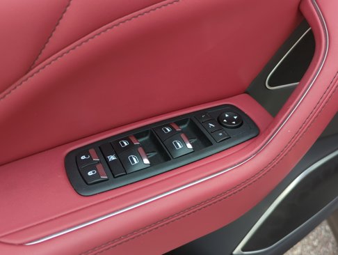 Certified 2022 Maserati Levante GT image 19