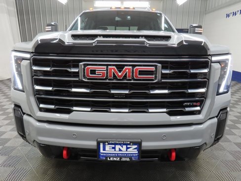 Used 2025 GMC Sierra 2500 AT4 image 54