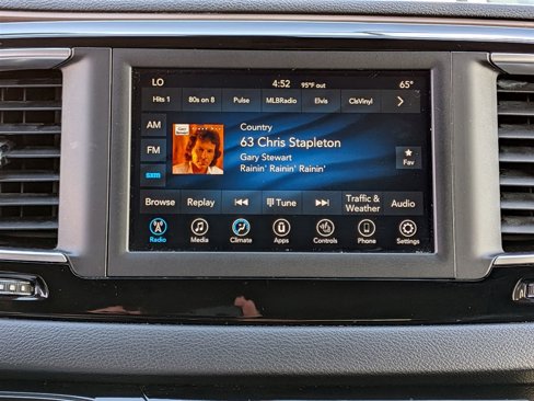 Used 2018 Chrysler Pacifica Touring-L image 20