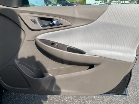 Used 2018 Chevrolet Malibu LS image 30