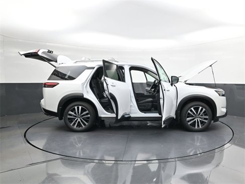 New 2025 Nissan Pathfinder Platinum image 38