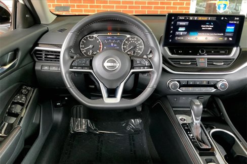 Certified 2024 Nissan Altima 2.5 SR w/ SR Premium Package image 4