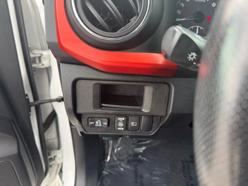 Used 2019 Toyota Tacoma TRD Sport image 22