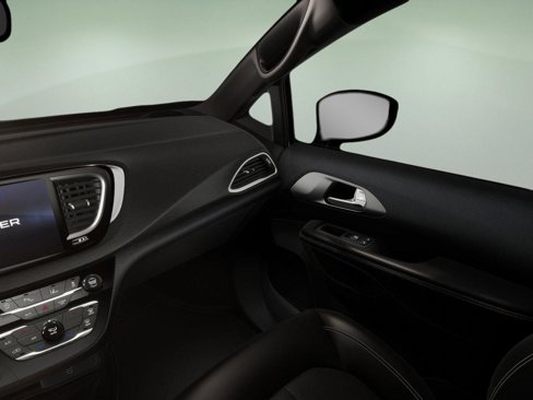 New 2026 Chrysler Voyager LX image 21