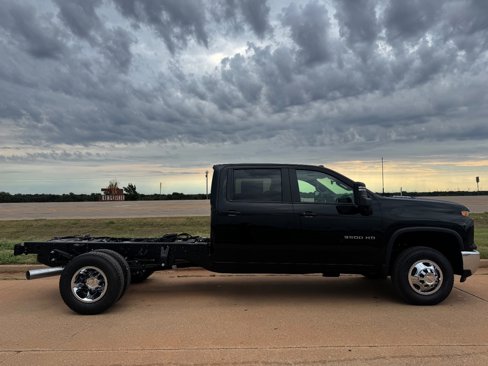 New 2026 Chevrolet Silverado 3500 LT w/ Convenience Package image 2