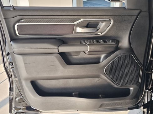 New 2026 RAM 1500 4x4 Crew Cab image 7