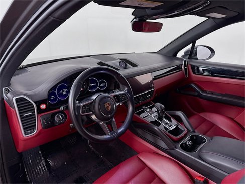 Certified 2023 Porsche Cayenne image 4