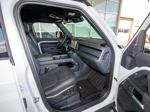 New 2025 Land Rover Defender 110 S image 43