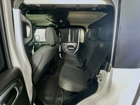 Used 2024 Jeep Gladiator Sport image 26