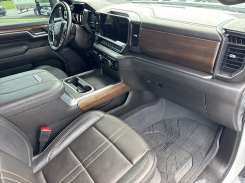Used 2024 Chevrolet Silverado 2500 High Country w/ High Country Premium Package image 30