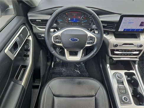 Used 2020 Ford Explorer XLT w/ Equipment Group 202A image 13