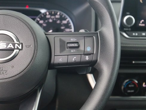 Used 2024 Nissan Rogue SV image 19