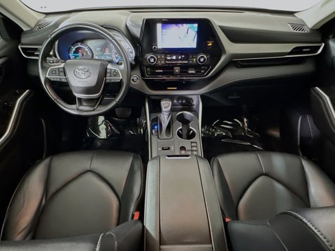 Used 2023 Toyota Highlander XLE image 25