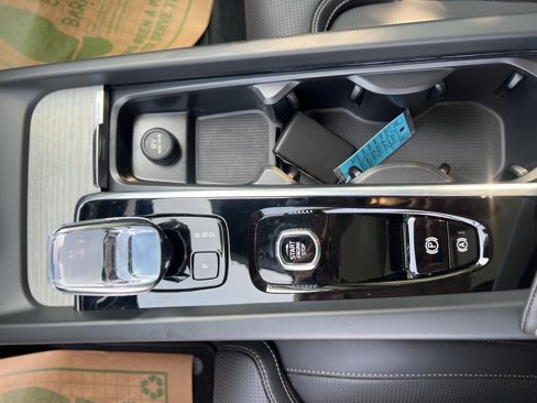 Certified 2025 Volvo XC60 B5 Ultra w/ Climate Package image 24