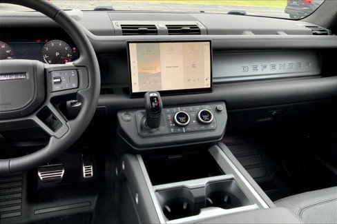 New 2025 Land Rover Defender 130 V8 image 8
