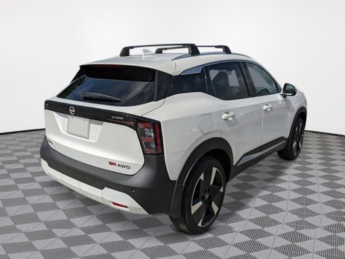 New 2026 Nissan Kicks SR image 3