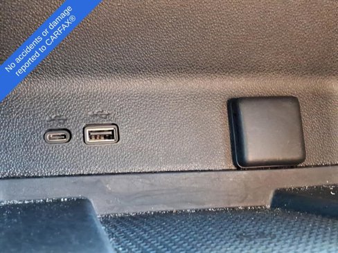 Used 2025 Chevrolet Traverse LT image 26