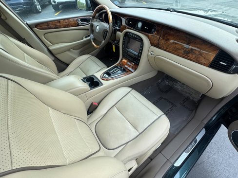 Used 2008 Jaguar XJ8 L image 23