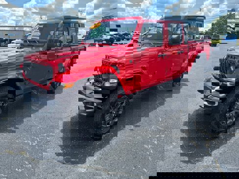 New 2025 Jeep Gladiator Sport image 3