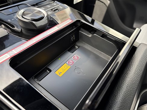 New 2025 Subaru Solterra Limited image 19