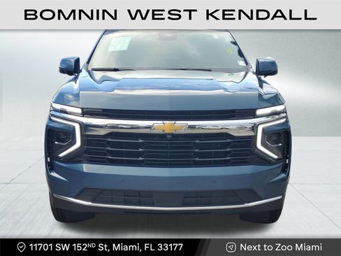 Used 2025 Chevrolet Suburban LS image 2