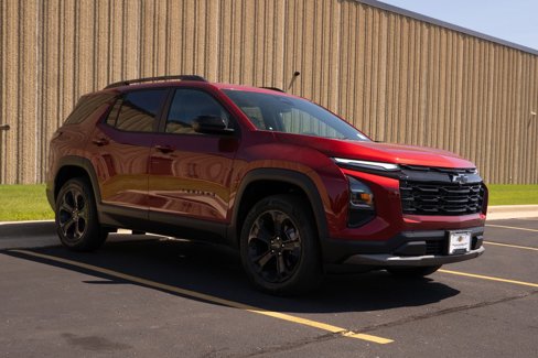 New 2026 Chevrolet Equinox LT w/ Convenience Package II image 2