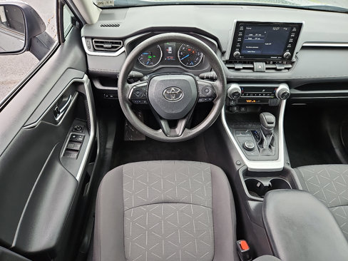 Used 2021 Toyota RAV4 XLE image 11