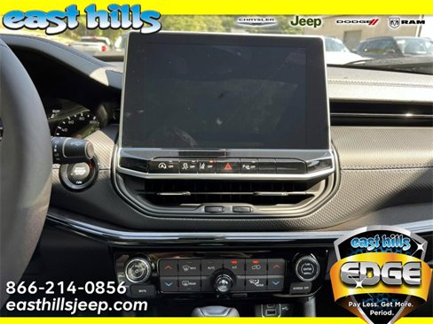 New 2025 Jeep Compass Limited w/ Sun and Sound Group image 8