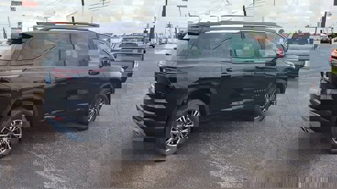 New 2026 Chevrolet Traverse LT image 8