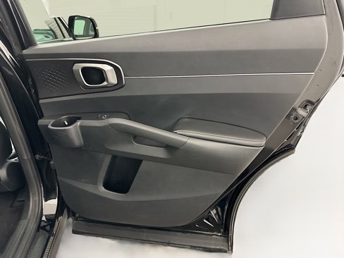 Used 2024 Kia Sorento S image 32