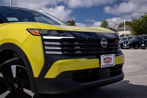 New 2026 Nissan Kicks SR w/ SR Premium Package image 3