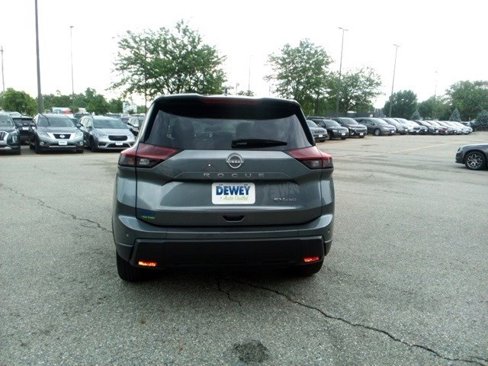 Used 2024 Nissan Rogue SV image 4
