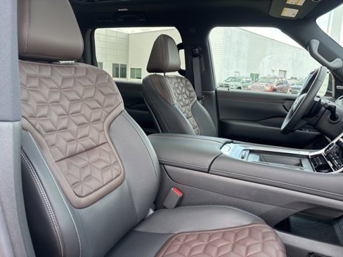 New 2025 Nissan Armada Platinum image 22