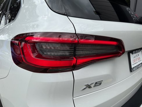 Used 2020 BMW X5 sDrive40i w/ Premium Package image 11