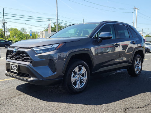 Used 2024 Toyota RAV4 XLE image 3