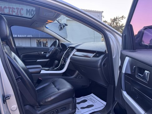 Used 2012 Ford Edge Limited image 17