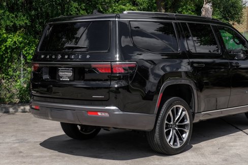Used 2022 Jeep Wagoneer Series III w/ Premium Group I image 16