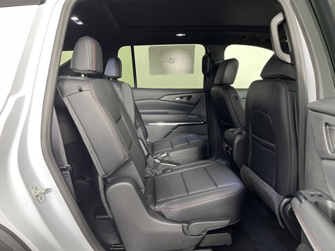 New 2026 Chevrolet Traverse Z71 w/ LPO, Floor Liner Package image 12