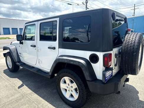 Used 2009 Jeep Wrangler Unlimited X image 3